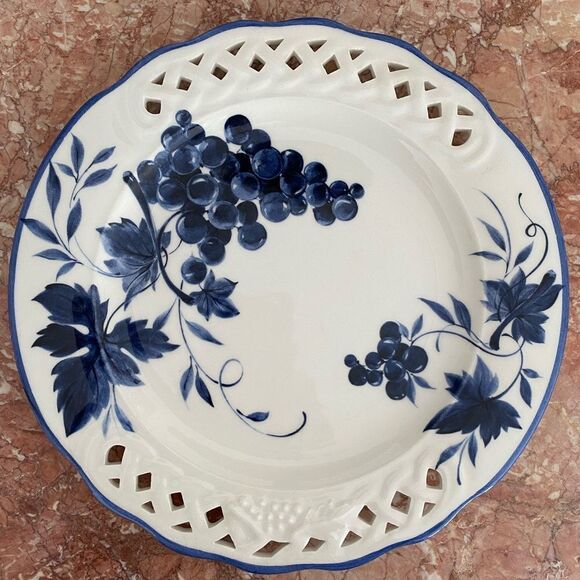 Brunelli Italy Blue Grapes Hand Painted 8” Decorative Plate Vintage Porcelain - Picture 2 of 4